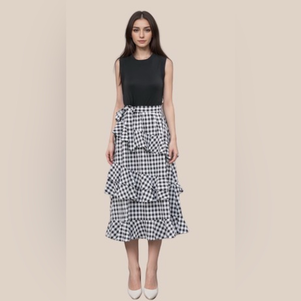 Vivid Aura Monochrome Gingham Ruffled-Tiered Dress L